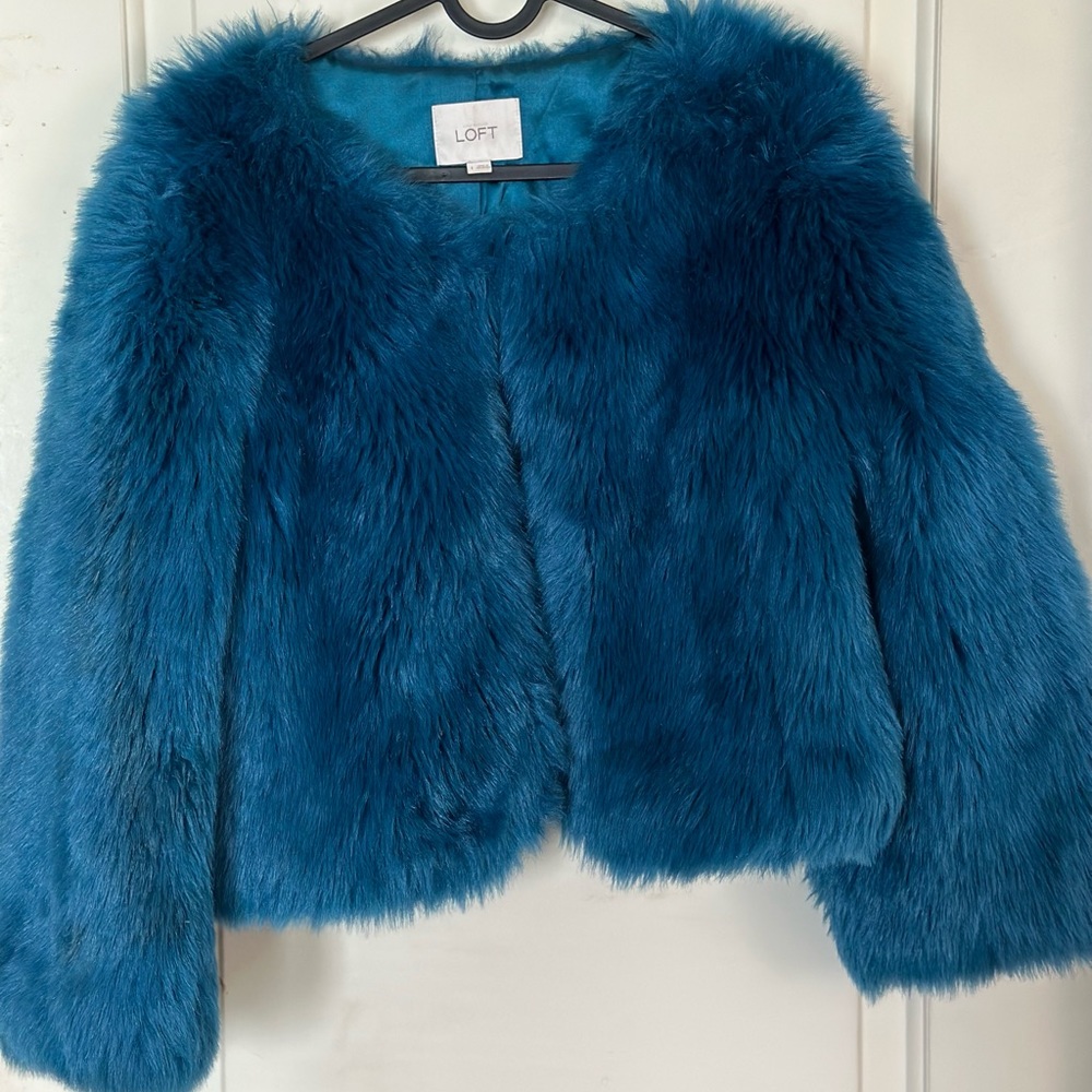LOFT Blue Faux Fur Cropped Jacket Large L